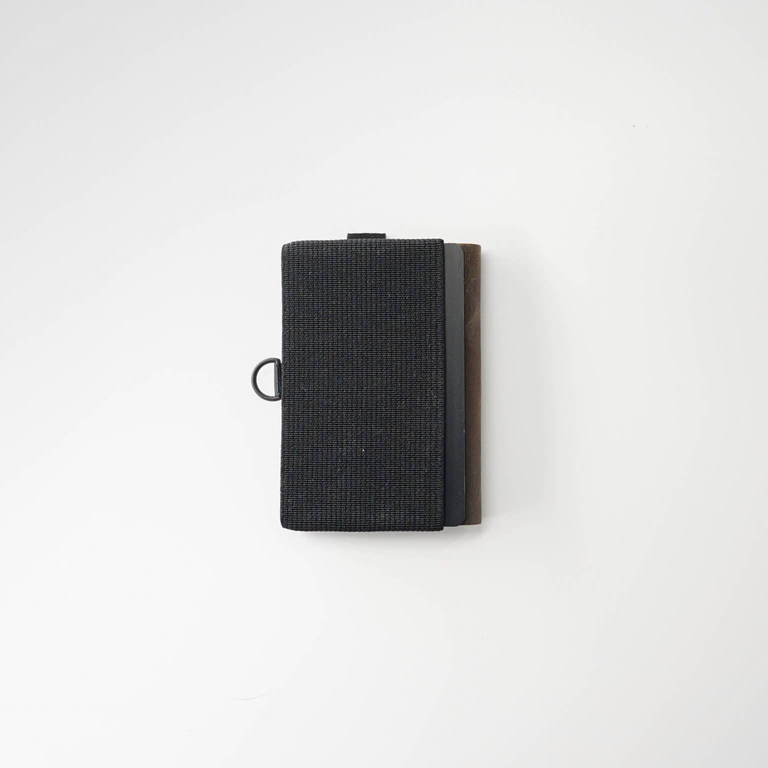 Ultramoderno minimalist portafoglio con integrazione tecnologica