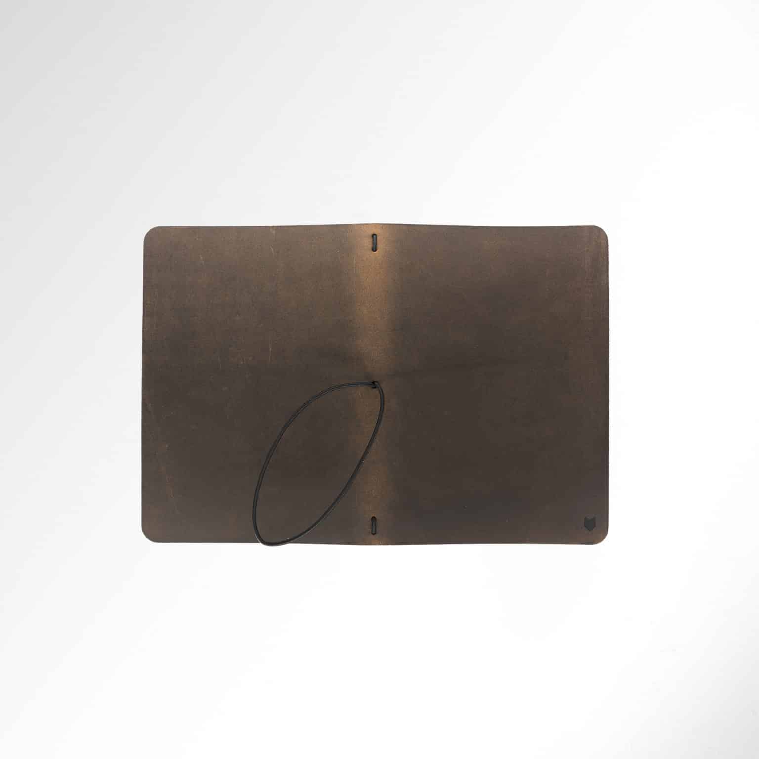 Ultra-slim leather wallet with smooth finish